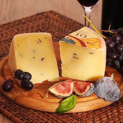 Pecorino mit Trüffeln Pecorino mit Trüffeln
