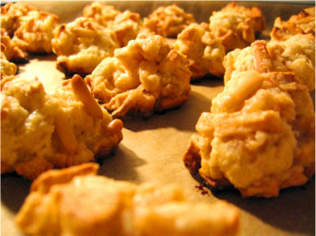 Pinienkern Bällchen Pinienkernbällchen