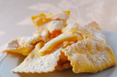 chiacchiere_karneval_rezept Chiacchiere mit Puderzucker