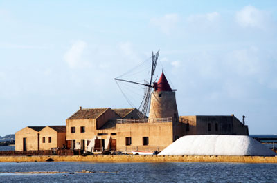 sizilien_salemo In Salemi nahe Nueva Gibellina wird Salz gewonnen.