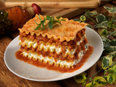 Lasagne Es gibt auch Lasagneplatten mit gewelltem Rand.