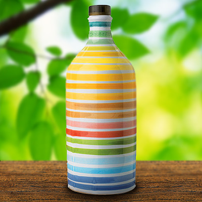 Muraglia-Olivenöl in der bunten Keramikflasche
