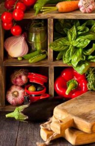 Verschiedene Gemüsesorten in rot und grün