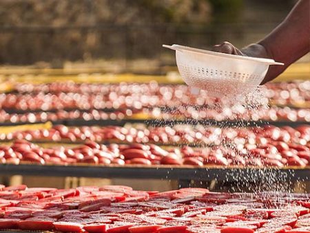 i conatdini - Salzen der Tomaten
