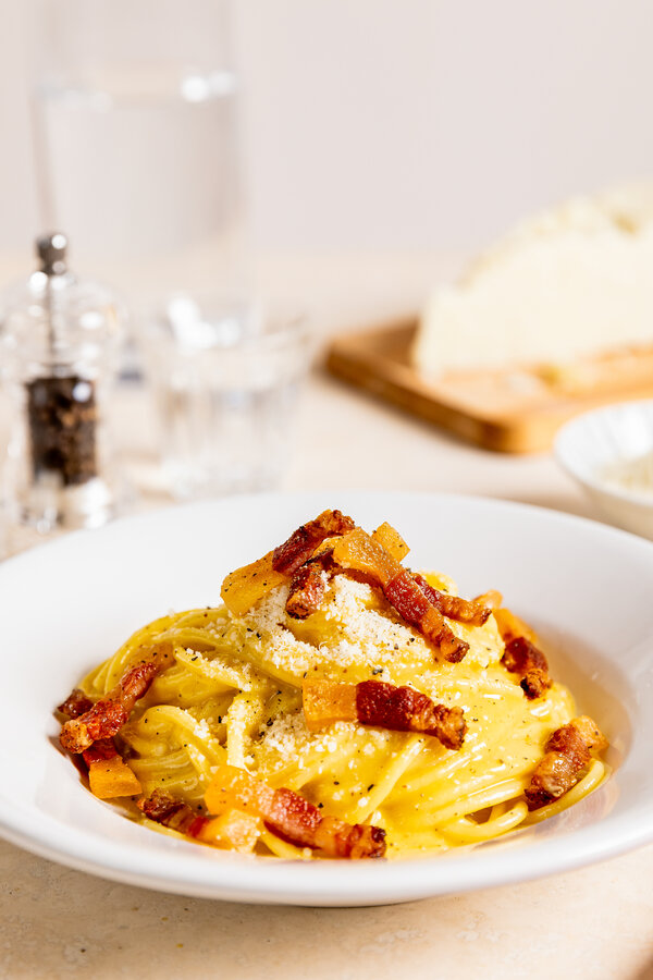 Köstliche Carbonara genießen