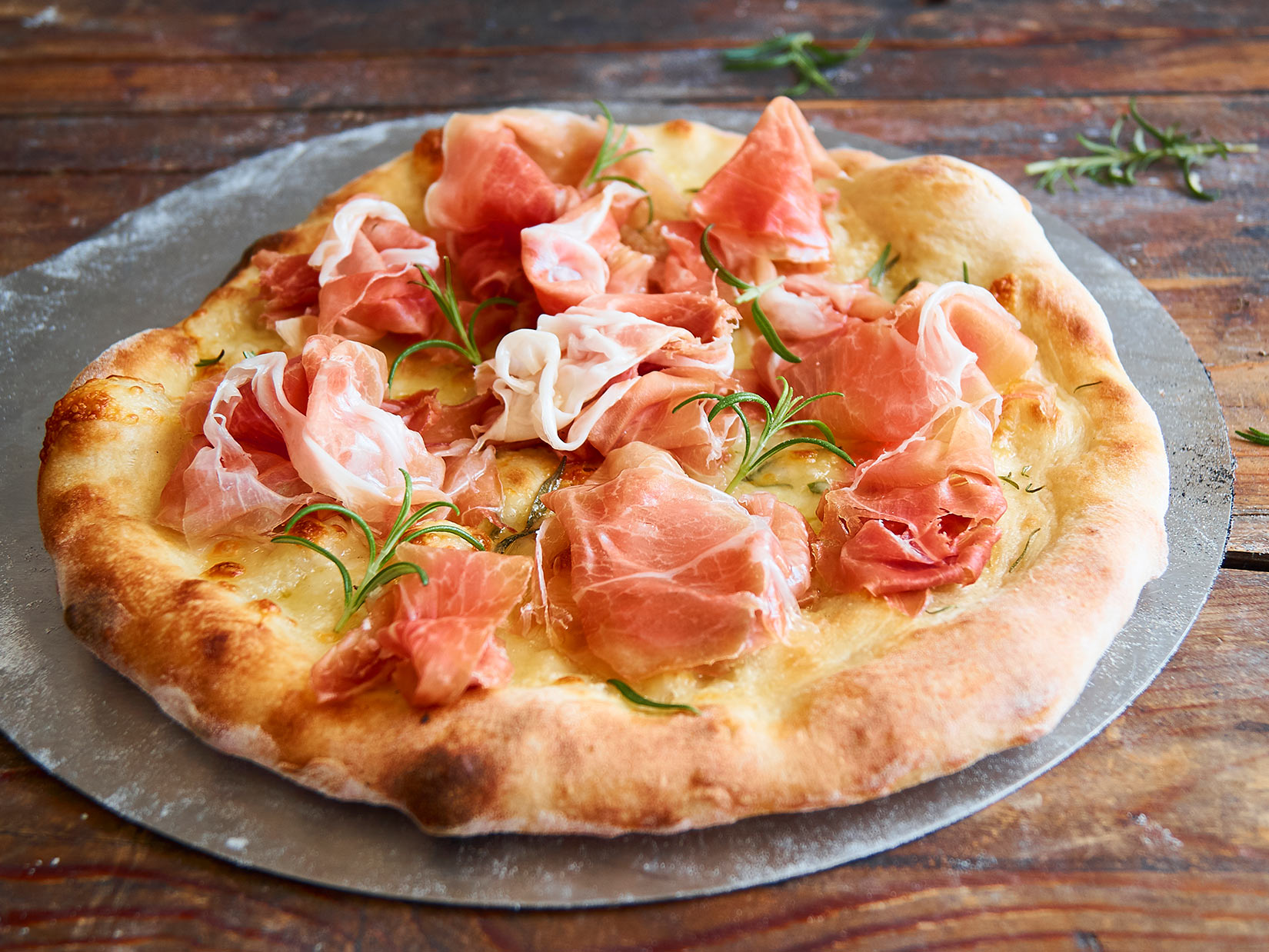 Pizza bianca - italienisches Rezept - Gustinis Feinkost Blog