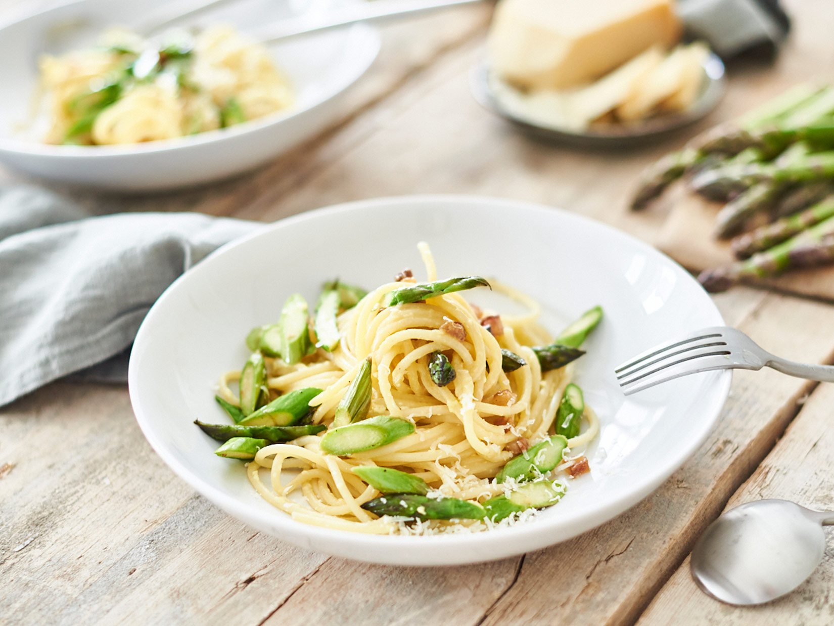 Spargel Pasta - grüne Carbonara - Gustinis Feinkost Blog