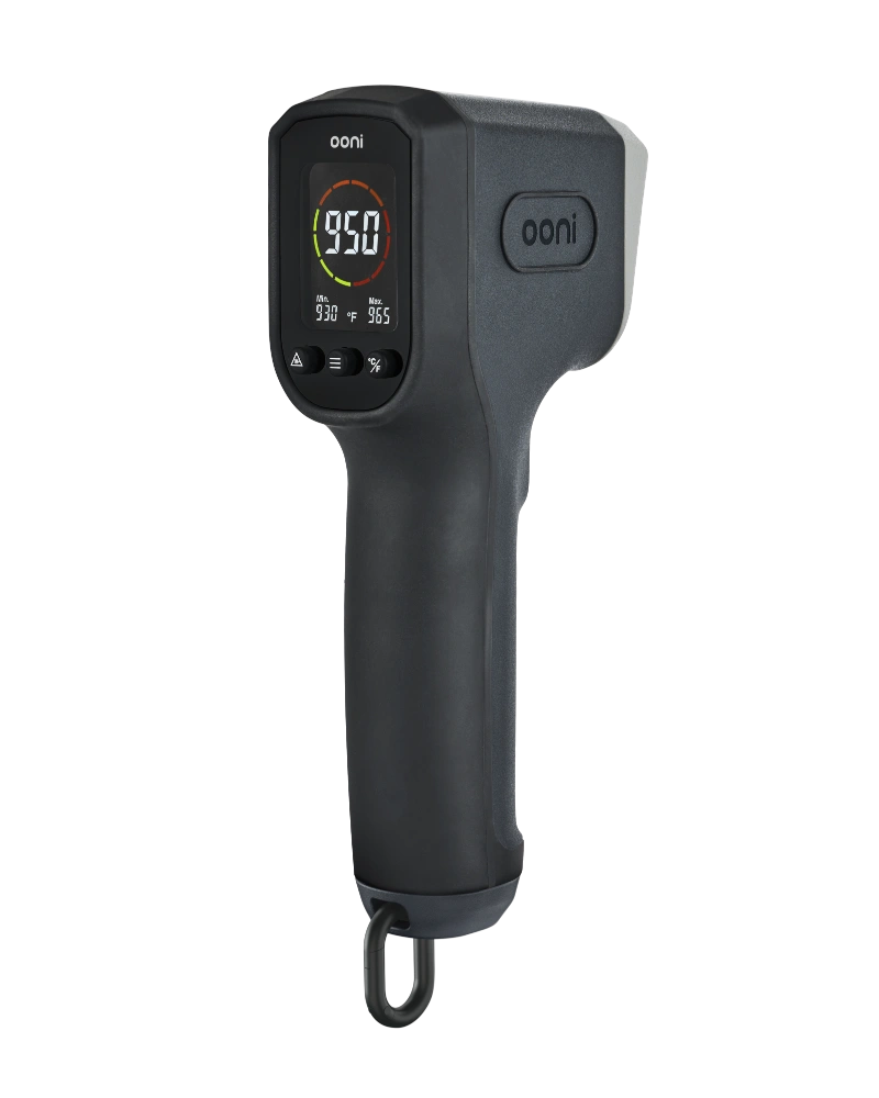 Ooni - Digitales Infrarot Thermometer – ansprechend in Szene gesetzt