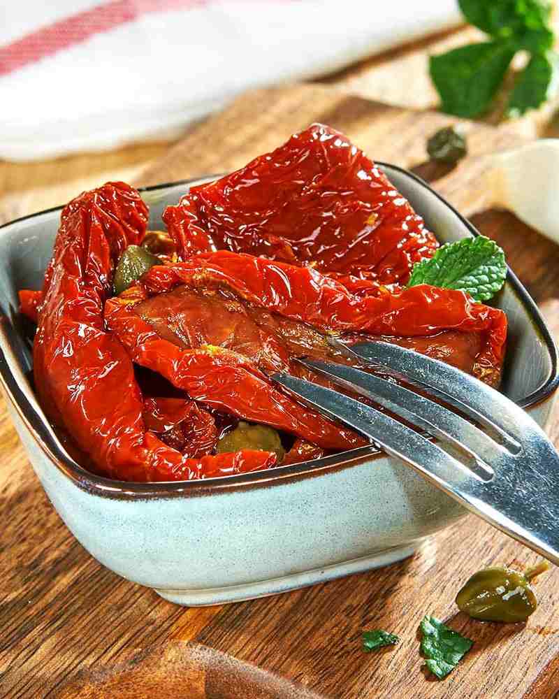 Sonnengetrocknete Würz-Tomaten Sonnengetrocknete Würz-Tomaten – ansprechend in Szene gesetzt