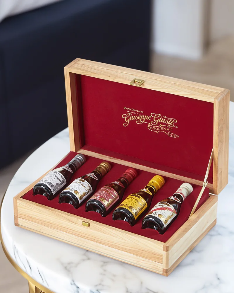 Balsamico Schatztruhe - Collezione Storica Balsamico Schatztruhe - Collezione Storica – ansprechend in Szene gesetzt