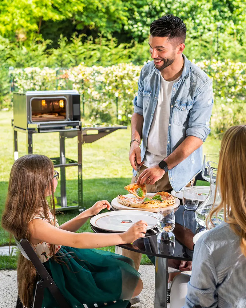 Effeuno P134HA 509E Extra Power - XL Pizzaofen elektrisch – frisches Brot im Bild