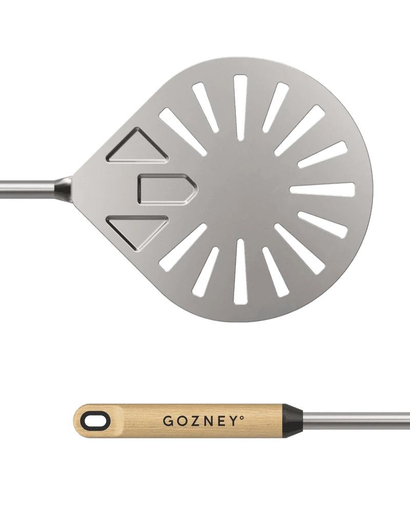 Gozney - Balance Pizzawender – mit passenden Accessoires arrangiert