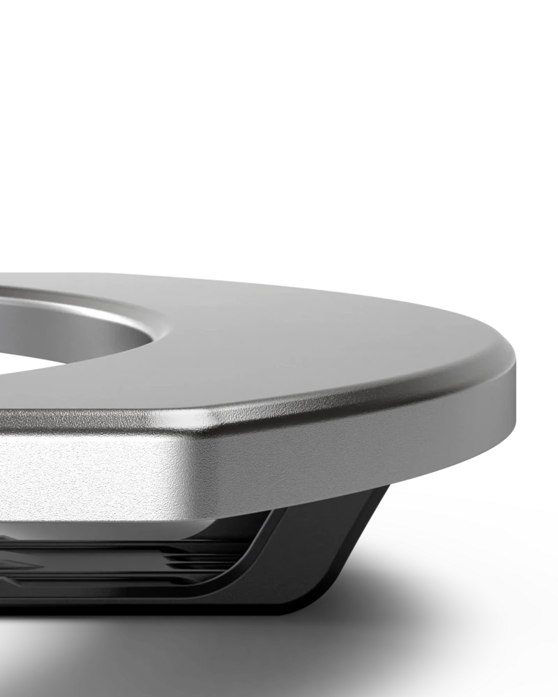 Gozney – Frontablage für Arc XL – in bunter Keramikflasche präsentiert