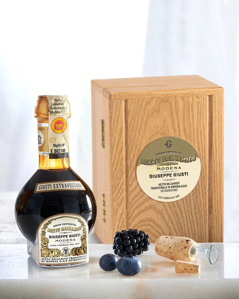 Aceto Balsamico Tradizionale DOP - extra vecchio Aceto Balsamico Tradizionale DOP - extra vecchio – ansprechend in Szene gesetzt