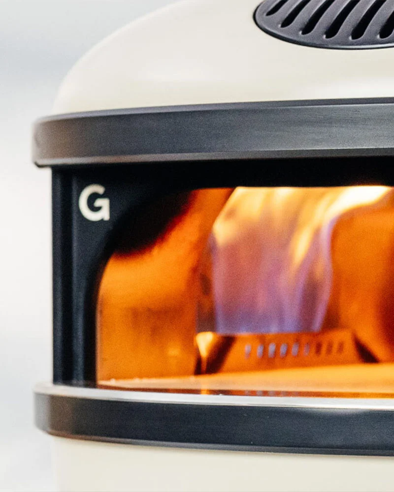 Gozney Arc XL – Gas-Pizzaofen – mit passenden Accessoires arrangiert