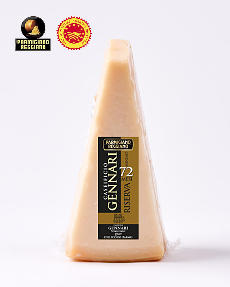 Parmesan DOP – mit passenden Accessoires arrangiert