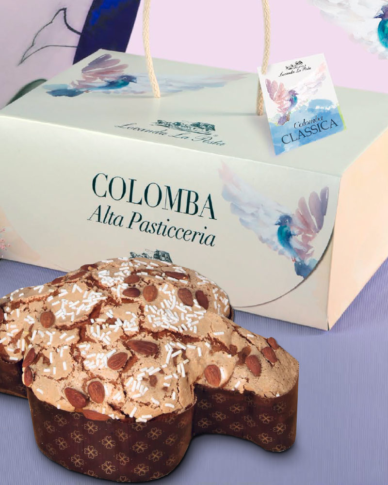 Colomba Classica im Geschenkkarton – mit passenden Accessoires arrangiert