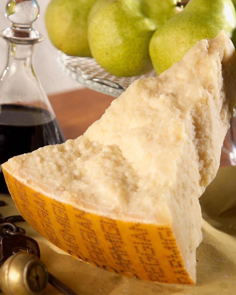 Parmesan DOP im Geschenkkarton, 1kg 72 Monate gereift Parmesan DOP im Geschenkkarton, 1kg 72 Monate gereift