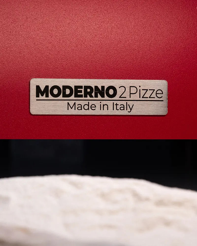 Alfa Forni Moderno 2 Pizze - Gas-Pizzaofen (Hybrid mit Holz) – mit passenden Accessoires arrangiert