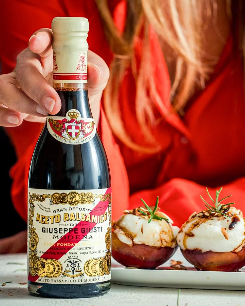 Banda Rossa - Aceto Balsamico di Modena Banda Rossa - Aceto Balsamico di Modena – ansprechend in Szene gesetzt