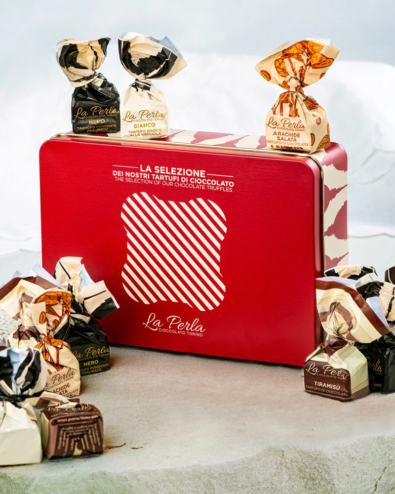 Tartufi La Selezione - Mix in großer Geschenkdose Tartufi La Selezione - Mix in großer Geschenkdose – ansprechend in Szene gesetzt