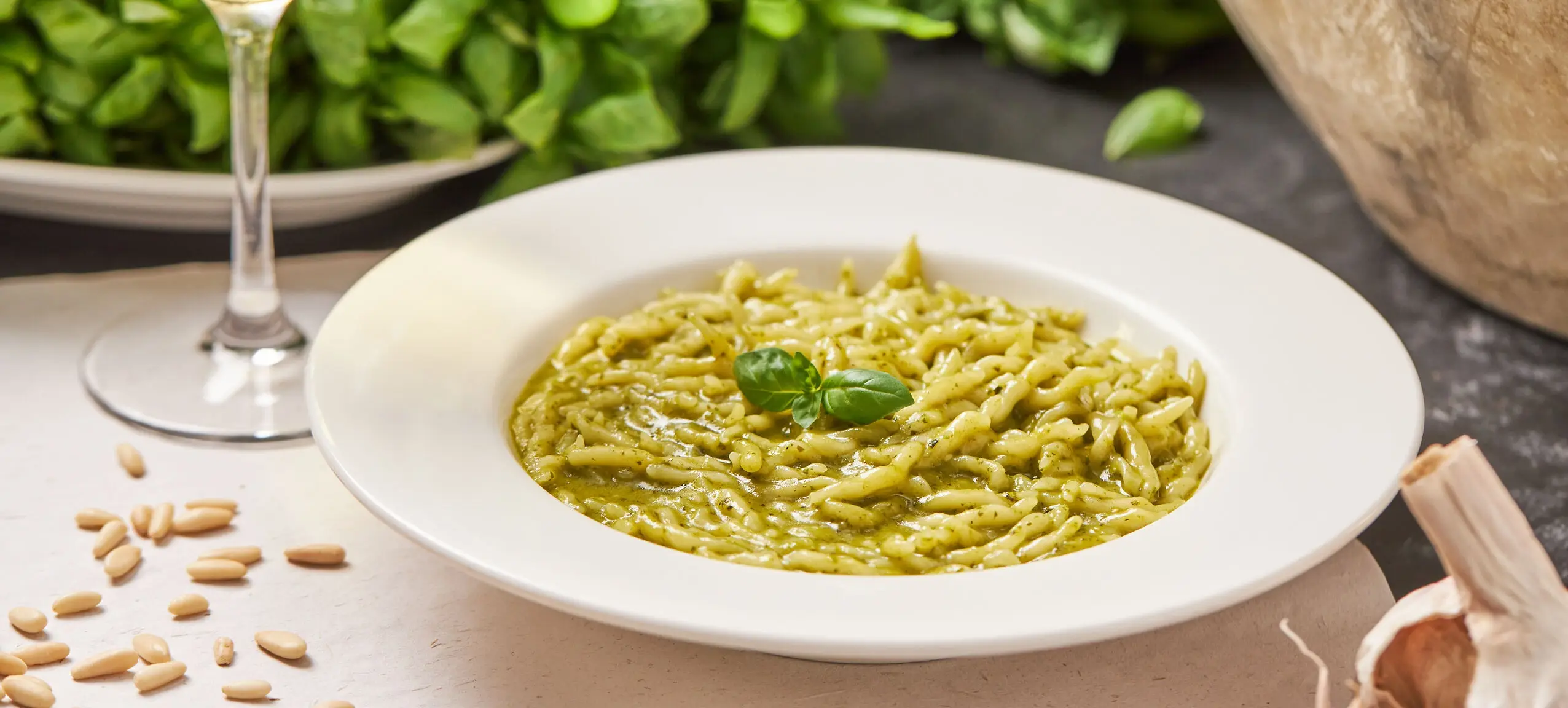 Trofie al Pesto Genovese auf einem Teller