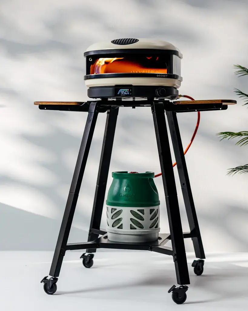 Gozney - Gestell für Arc und Arc XL – Flasche im Hintergrund